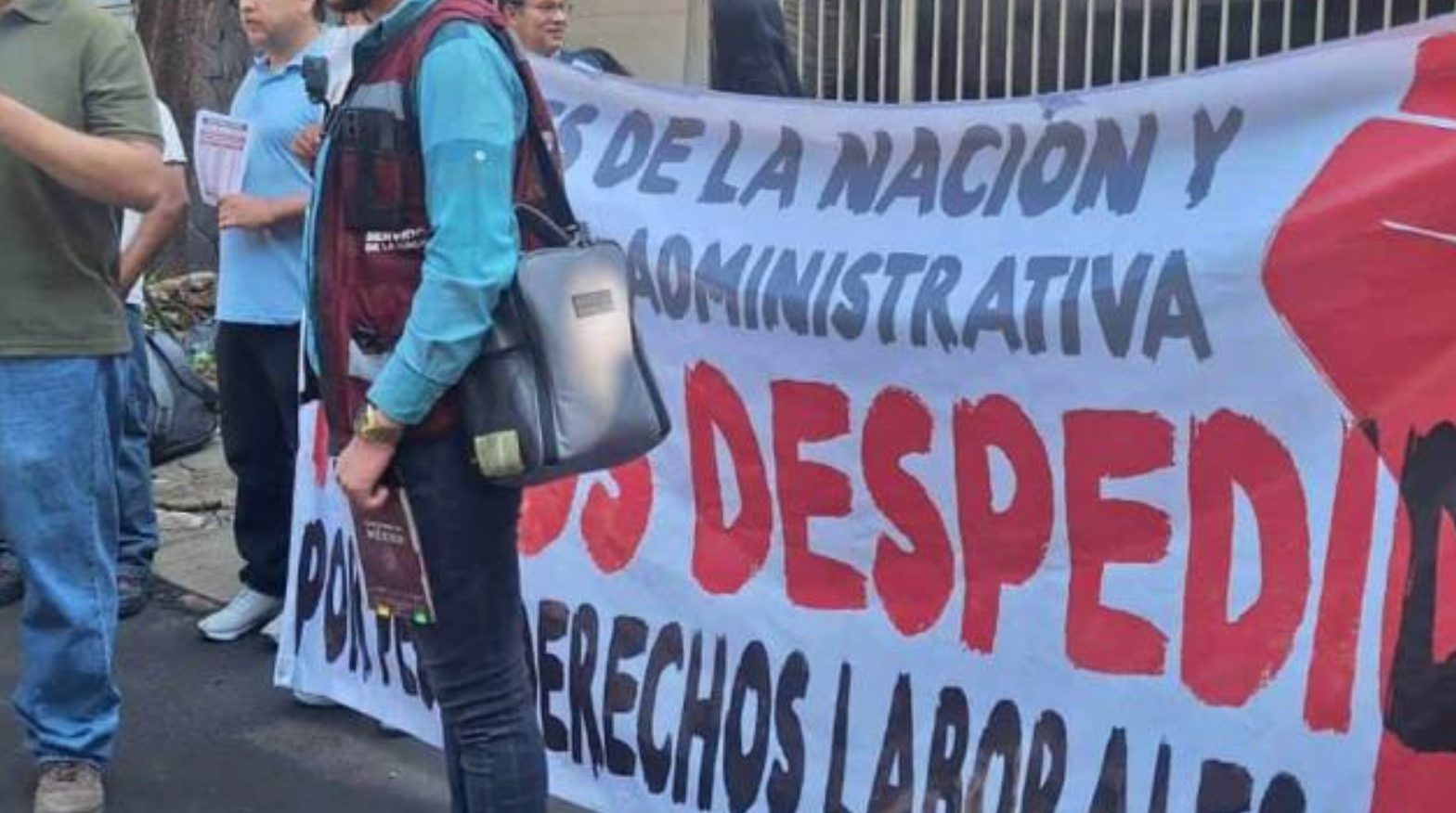 Hasta llegar con López Obrador, 40 servidores de la nación despedidos en Jalisco